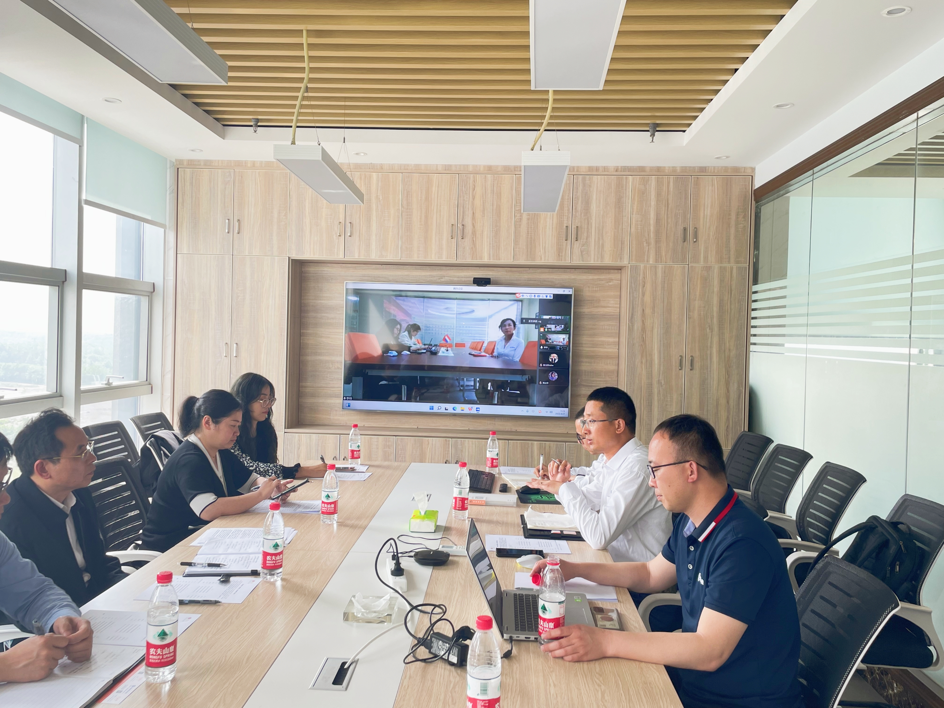 重慶工商大學訪企拓崗促就業(yè)專項行動——走進重慶依斯倍